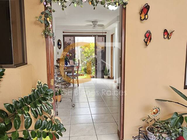 #23 - Casa para Venta en Flores - H
